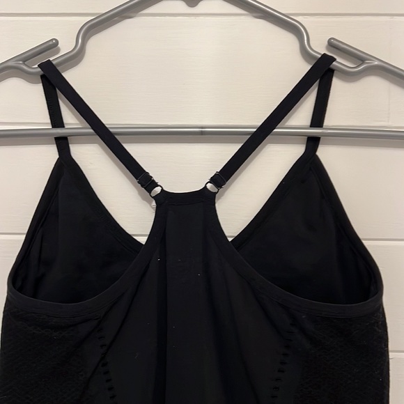 Lole Racer Back Tank with built in Bra - Picture 5 of 8